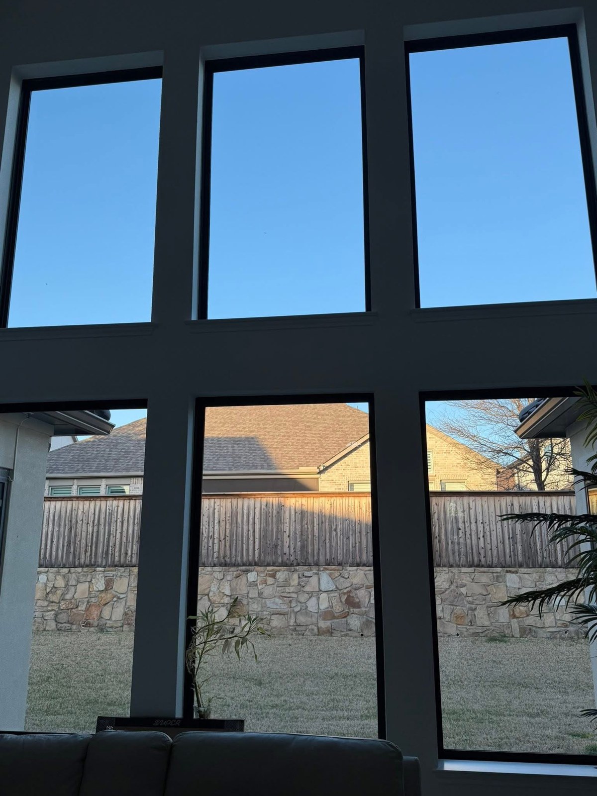 Spotless interior windows looking out on the backyard